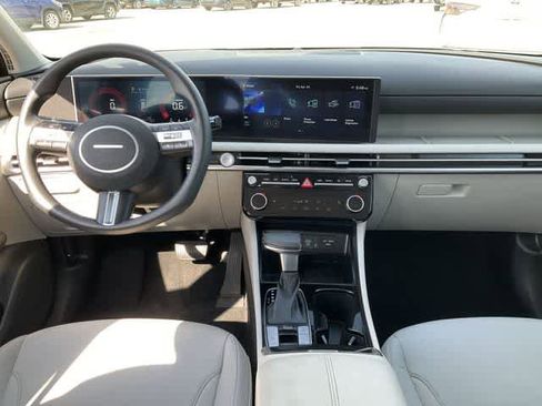 Used 2025 Hyundai Tucson SEL FWD image 18