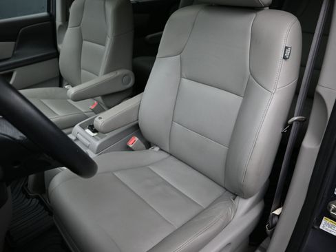 Used 2016 Honda Odyssey Touring Elite image 21