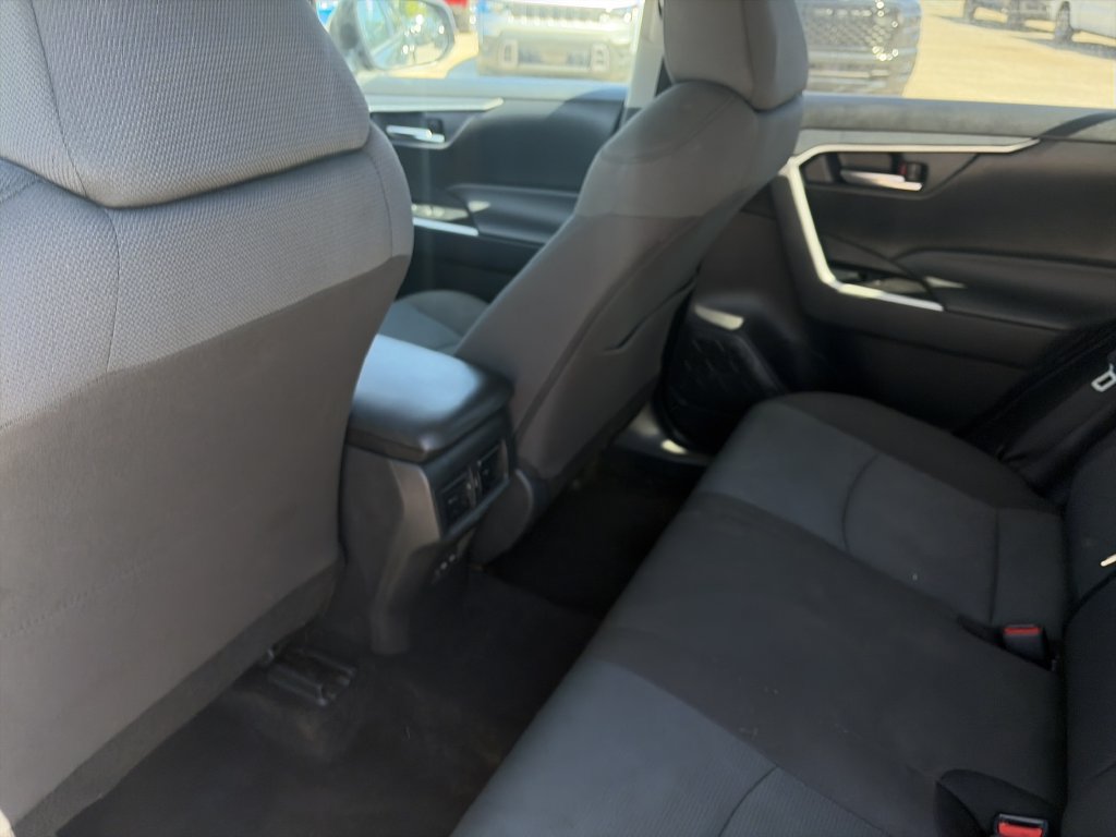 Used 2025 Toyota RAV4 XLE FWD image 26