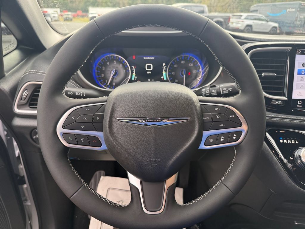 New 2026 Chrysler Pacifica Select FWD image 20