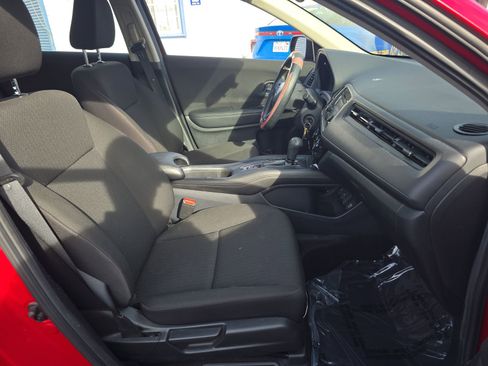 Used 2017 Honda HR-V LX image 8
