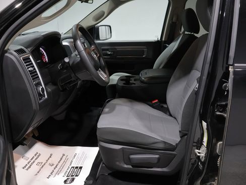 Used 2023 RAM 1500 Classic SLT AWD/4WD image 9