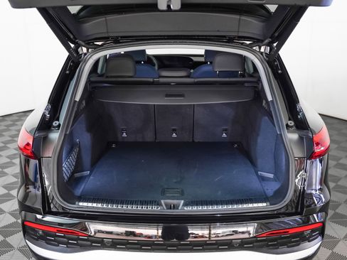 Certified 2025 Audi Q5 Premium w/ Convenience Package image 12