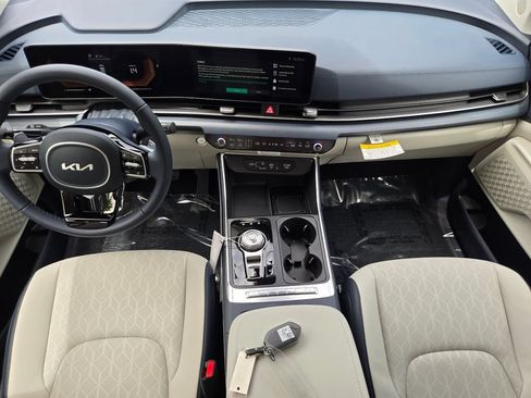 New 2026 Kia Carnival EX FWD image 21