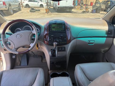 Used 2005 Toyota Sienna XLE Limited AWD/4WD image 22
