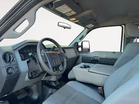 Used 2016 Ford F250 XL w/ Power Equipment Group RWD image 9