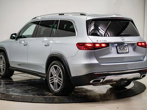 Used 2025 Mercedes-Benz GLS 450 4MATIC image 2