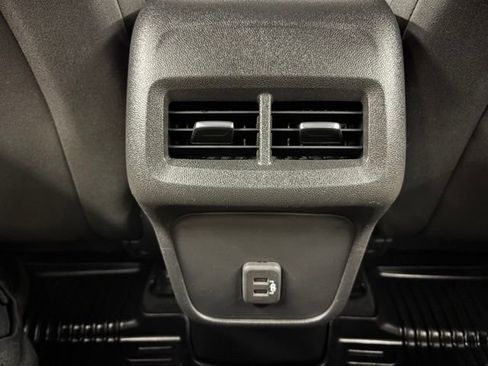 Used 2023 Chevrolet Equinox LT w/ Driver Convenience Package AWD/4WD image 12