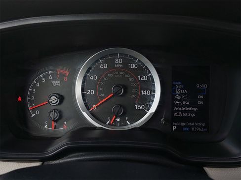 Used 2022 Toyota Corolla Cross L image 18