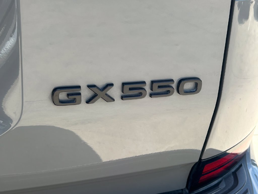 Used 2025 Lexus GX 550 AWD/4WD image 13