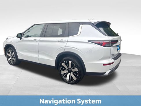 Used 2025 Mitsubishi Outlander SE FWD image 4