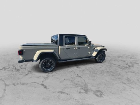 Used 2022 Jeep Gladiator Overland w/ Trailer Tow Package image 9