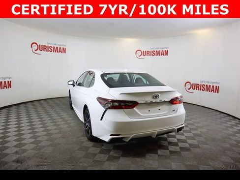 Used 2024 Toyota Camry SE image 11