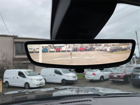 Used 2021 GMC Sierra 3500 Denali w/ Denali Ultimate Package image 23