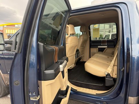 Used 2015 Ford F150 Lariat w/ Equipment Group 502A Luxury AWD/4WD image 14