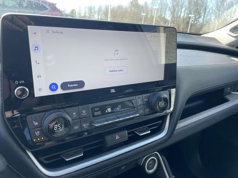 Used 2025 Toyota Grand Highlander AWD image 41