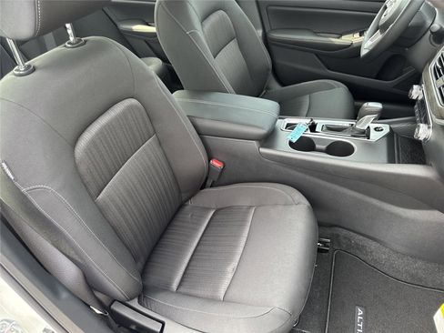 New 2026 Nissan Altima 2.5 SV w/ SV Special Edition Package FWD image 35