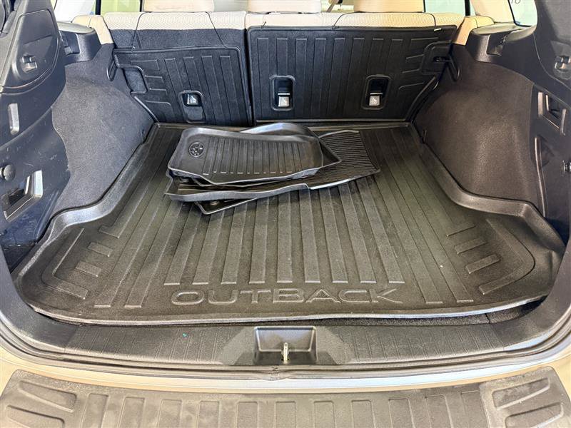 Used 2013 Subaru Outback 3.6R Limited w/ Moonroof Pkg AWD/4WD image 7