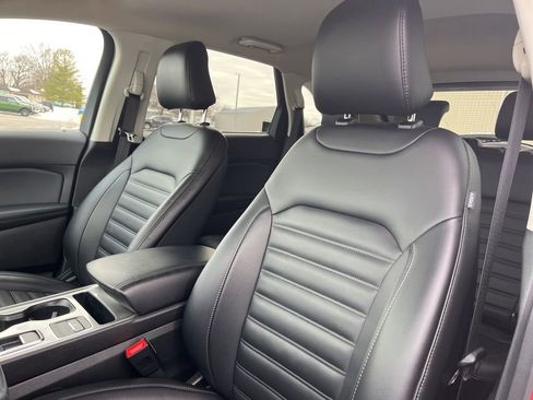 Used 2024 Ford Edge SEL w/ Convenience Package image 12