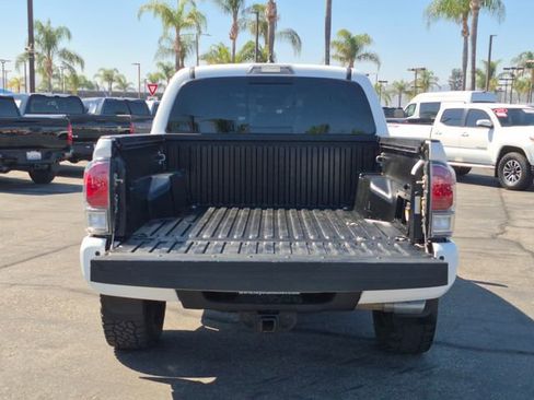 Used 2020 Toyota Tacoma TRD Sport w/ Technology Package RWD image 6