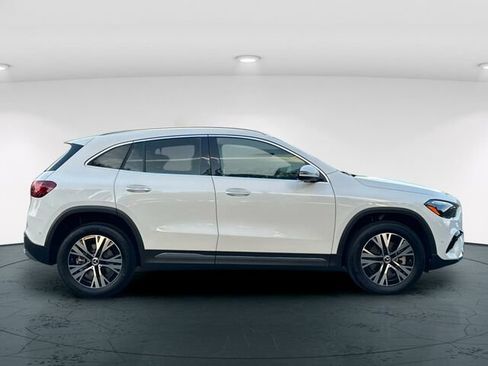 Used 2025 Mercedes-Benz GLA 250 image 8