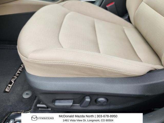 Used 2017 Hyundai Elantra Value Edition FWD image 9