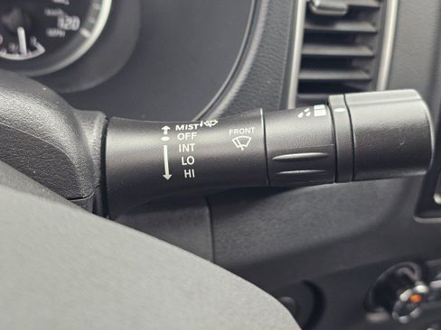 Used 2022 Nissan Frontier SV RWD image 39