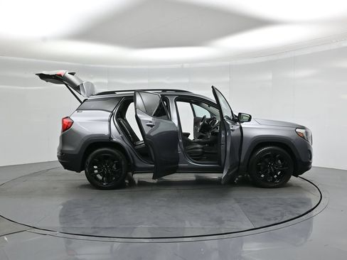 Used 2020 GMC Terrain SLT w/ Preferred Package FWD image 5
