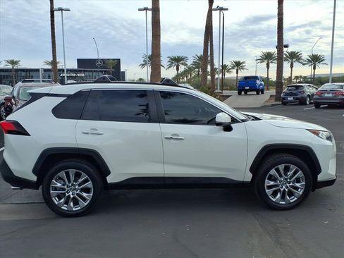Used 2019 Toyota RAV4 Limited image 3