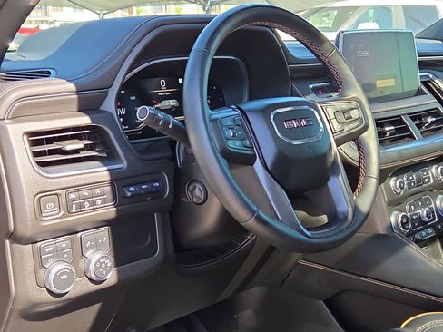 Used 2023 GMC Yukon AT4 w/ Technology Package image 10