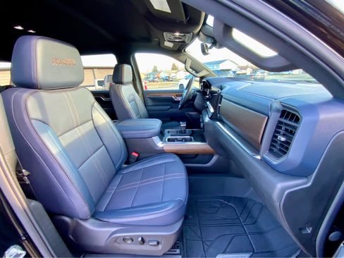 Used 2024 Chevrolet Silverado 1500 High Country w/ Technology Package image 25