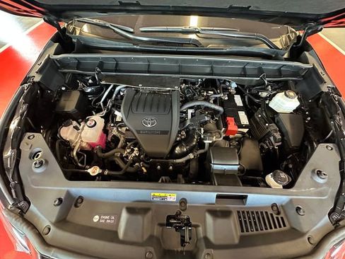 Certified 2024 Toyota Highlander XLE AWD/4WD image 25