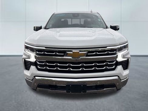 Used 2025 Chevrolet Silverado 1500 LTZ w/ Z71 Off-Road Package AWD/4WD image 6