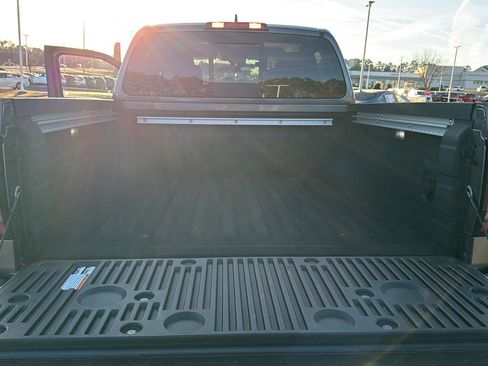 Used 2024 Nissan Frontier SV w/ SV Convenience Package image 29