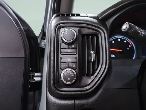 Used 2024 GMC Sierra 3500 Pro AWD/4WD image 18