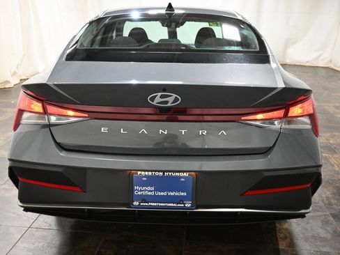 Used 2025 Hyundai Elantra SE image 6