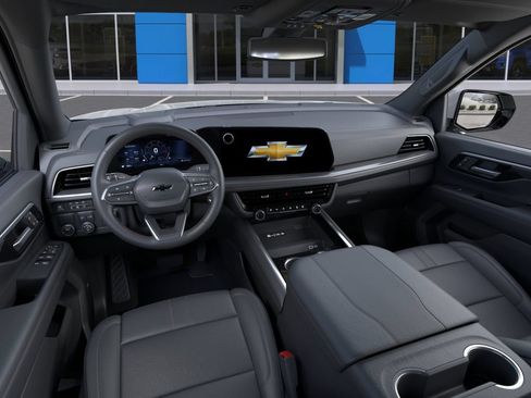 New 2026 Chevrolet Suburban RST RWD image 15