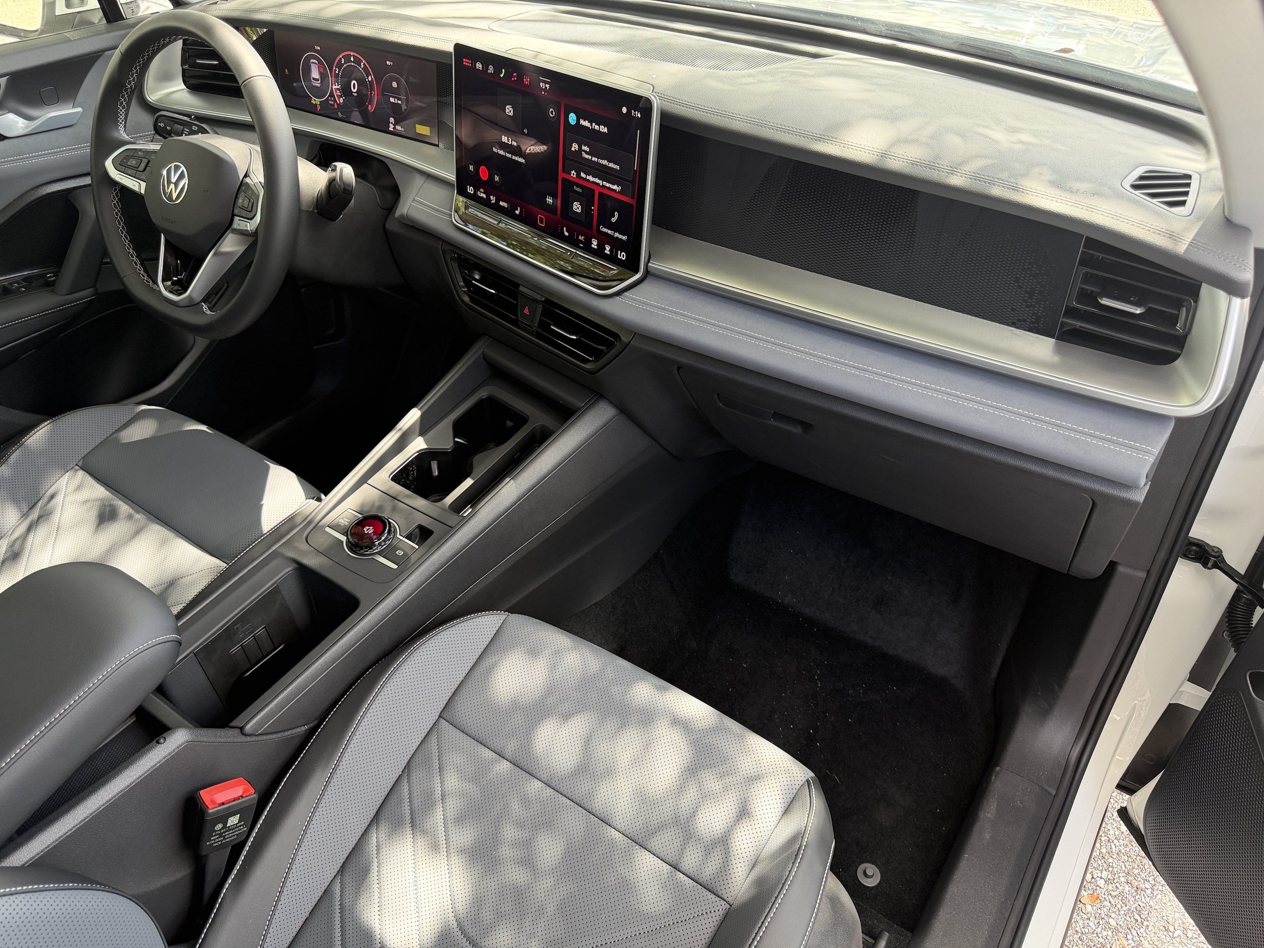 New 2026 Volkswagen Tiguan SE FWD image 13