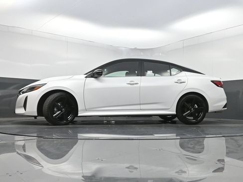 Used 2024 Nissan Sentra SR FWD image 25