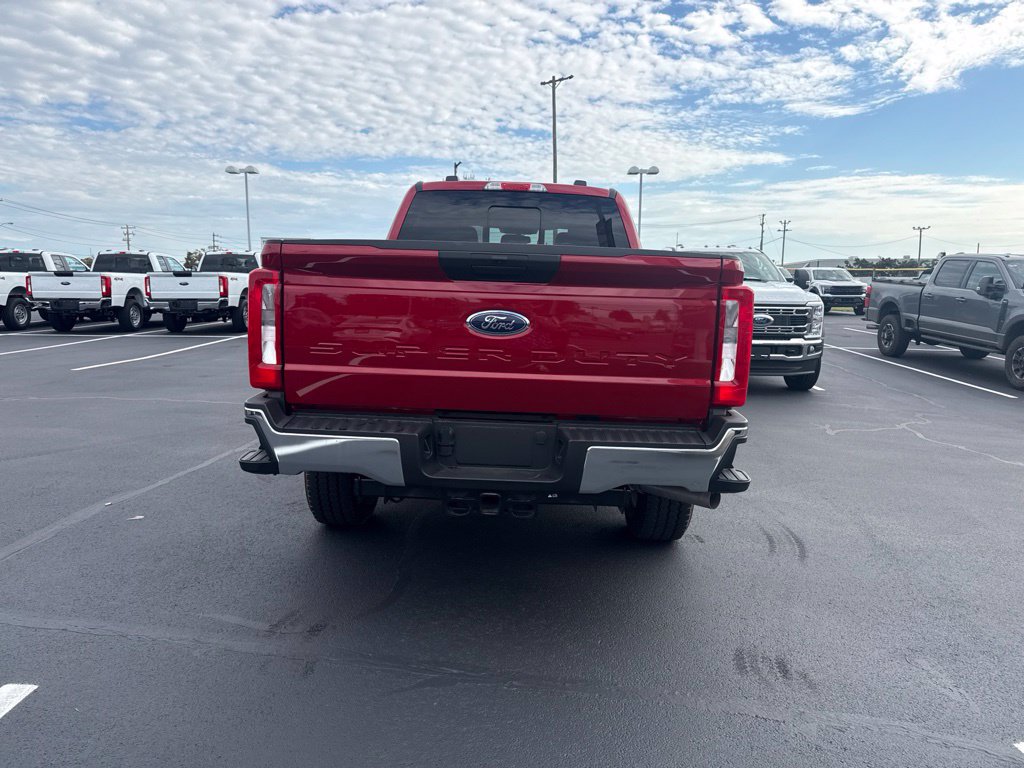 Used 2023 Ford F250 XLT w/ FX4 Off-Road Package AWD/4WD image 3