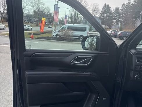 Used 2023 Chevrolet Suburban RST w/ Sport Performance Package image 16