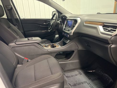 Certified 2023 GMC Acadia SLE w/ Driver Convenience Package image 9