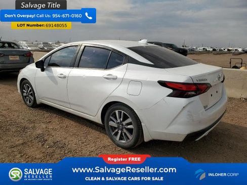 Used 2020 Nissan Versa SV FWD image 3