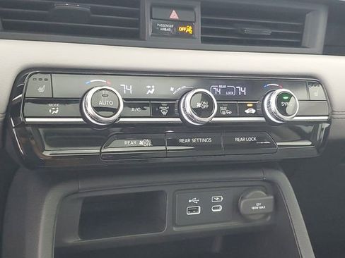 Used 2024 Honda Pilot Touring image 29
