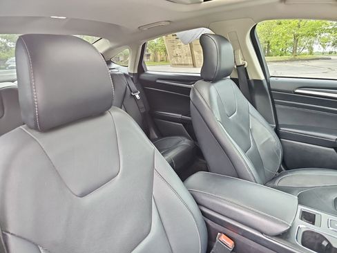 Used 2018 Ford Fusion Titanium AWD/4WD image 12
