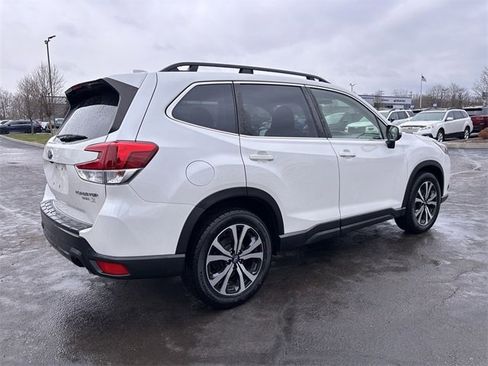 Used 2022 Subaru Forester Limited image 3