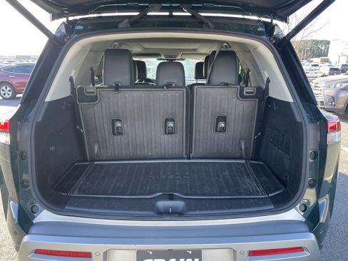 Used 2023 Nissan Pathfinder Platinum image 7