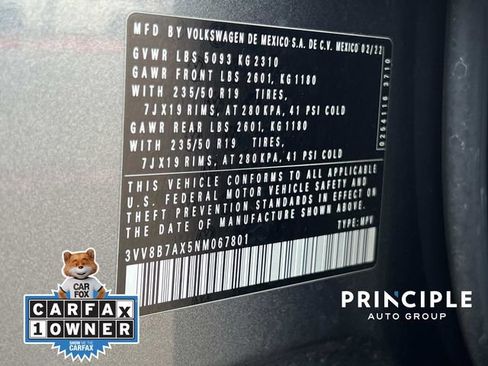 Certified 2022 Volkswagen Tiguan SE R-Line image 34