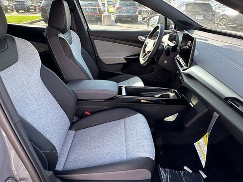 New 2025 Volkswagen ID.4 Pro image 14