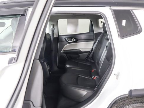 Used 2022 Jeep Compass Limited AWD/4WD image 30